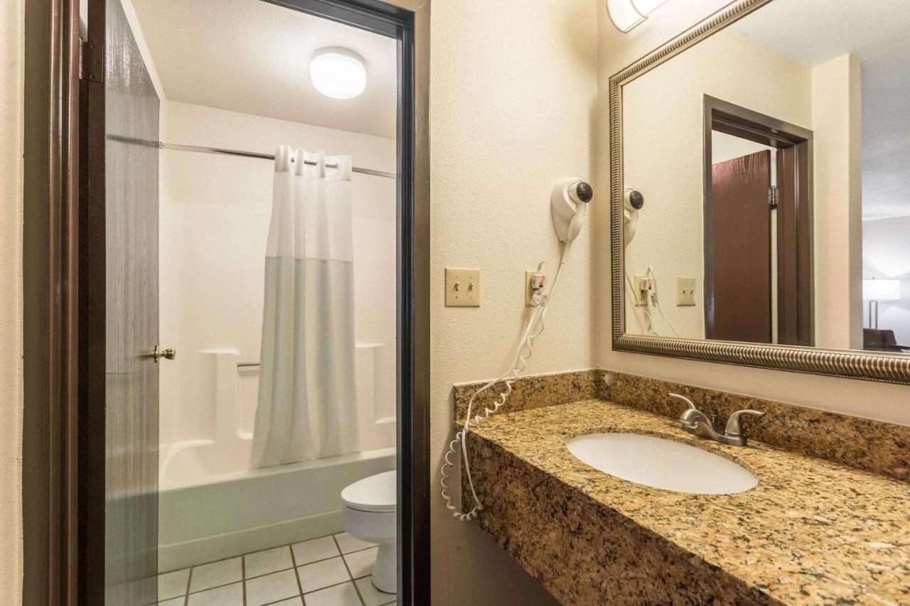 Quality Inn Тупело Екстериор снимка