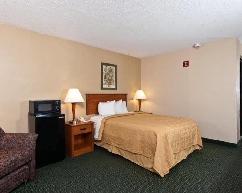 Quality Inn Тупело Екстериор снимка