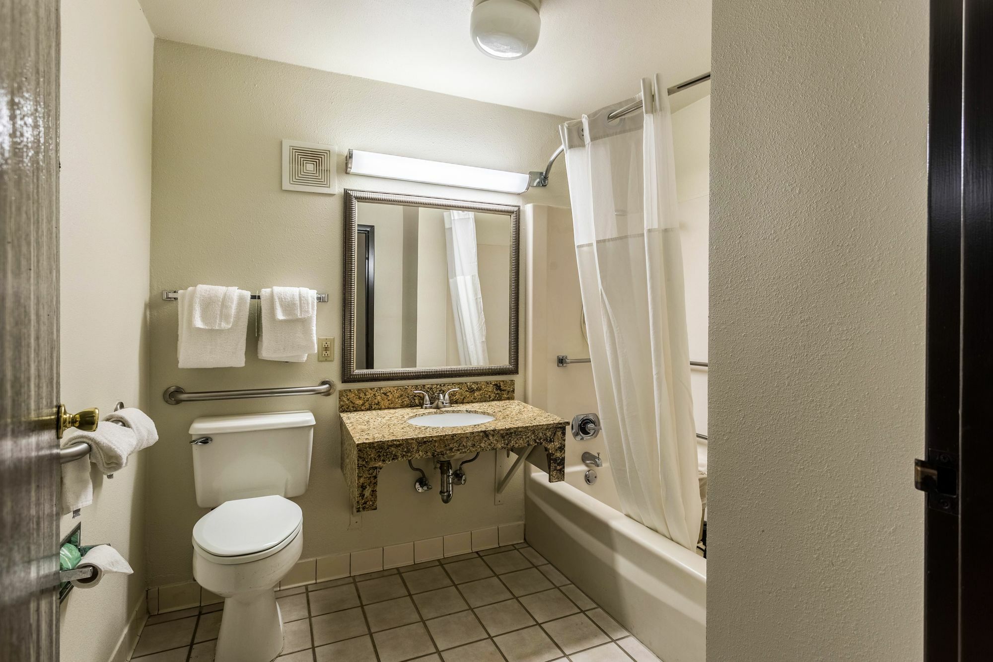 Quality Inn Тупело Екстериор снимка